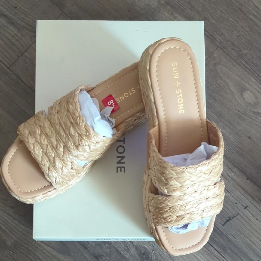 Sun + Stone Women's Natural Platform Sandals